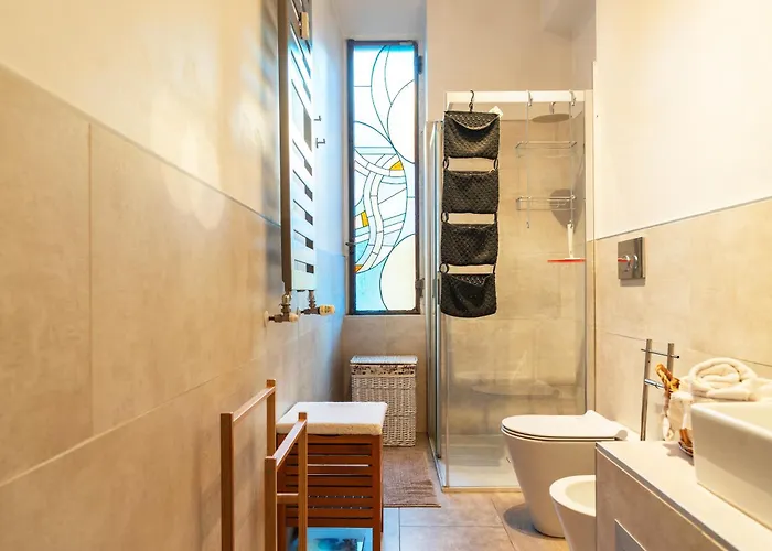 Youhosty - Compagnoni 8 ميلان