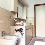 Youhosty - Compagnoni 8 Apartament Mediolan