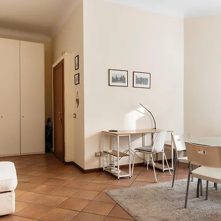 Youhosty - Compagnoni 8 * Milano