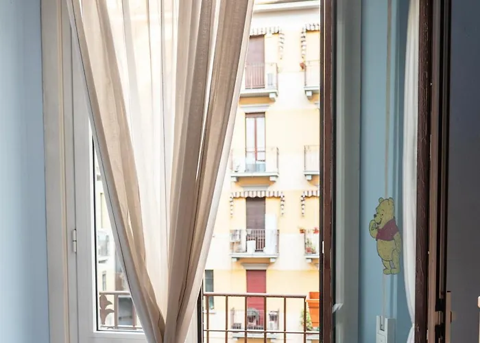 Youhosty - Compagnoni 8 * Milan